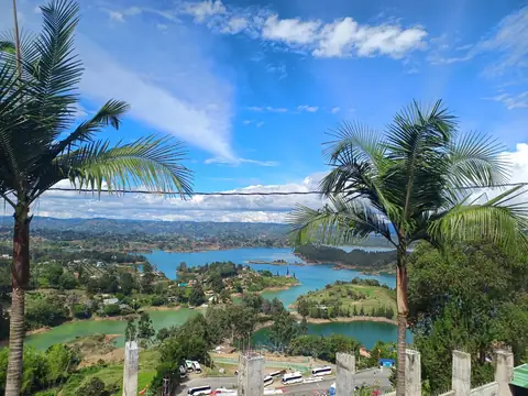 Vista del embalse de Guatapé, Antioquia